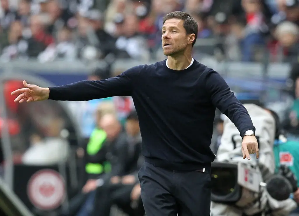 Xabi Alonso: Bayer Leverkusen boss trains with his players - Get ...