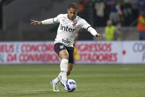 Vitor Roque