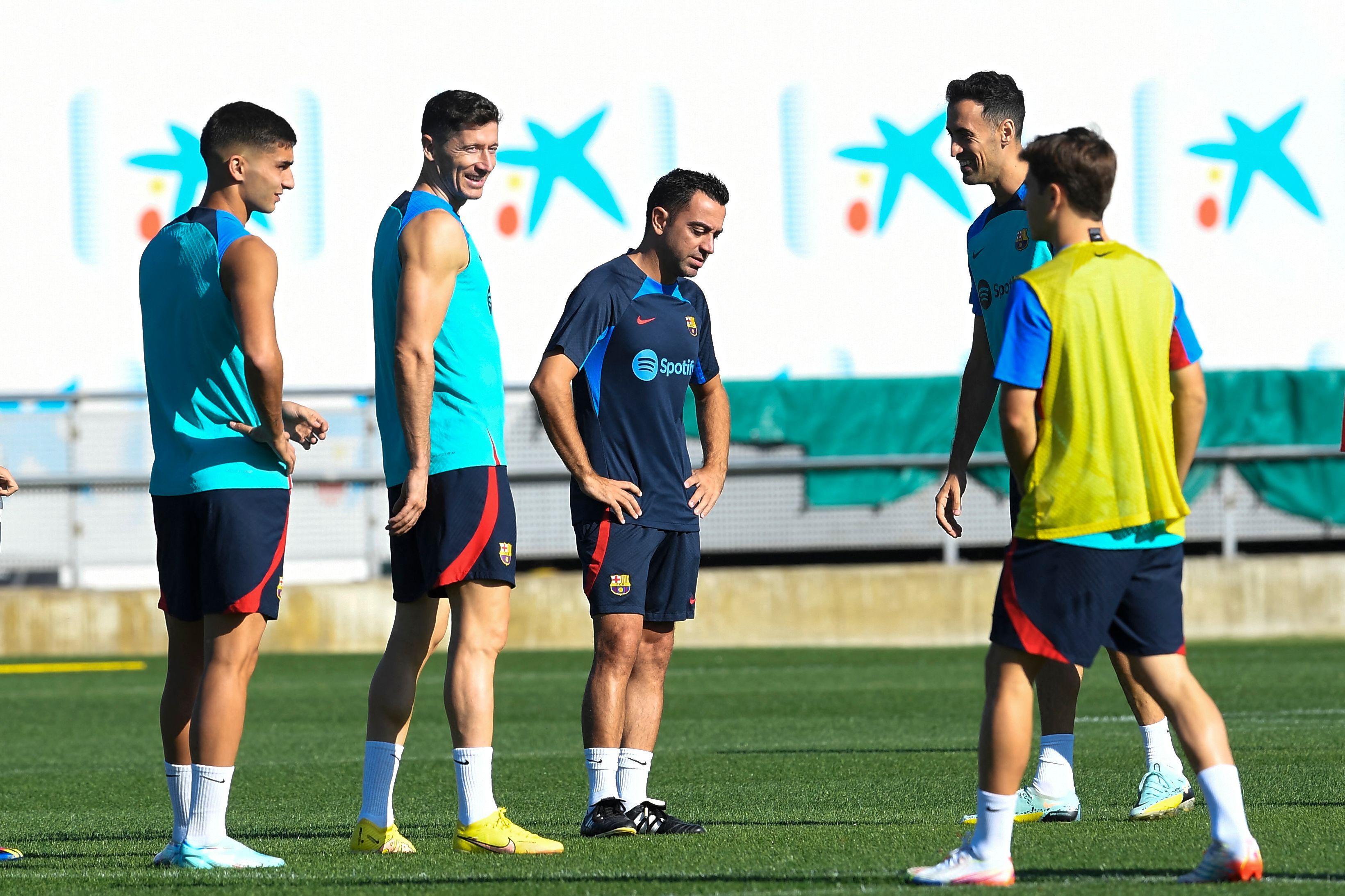 Barcelona training. Barcelona Training 23/24. Xavi World Cup. Uddalab bo'lmas topshiriq 7.