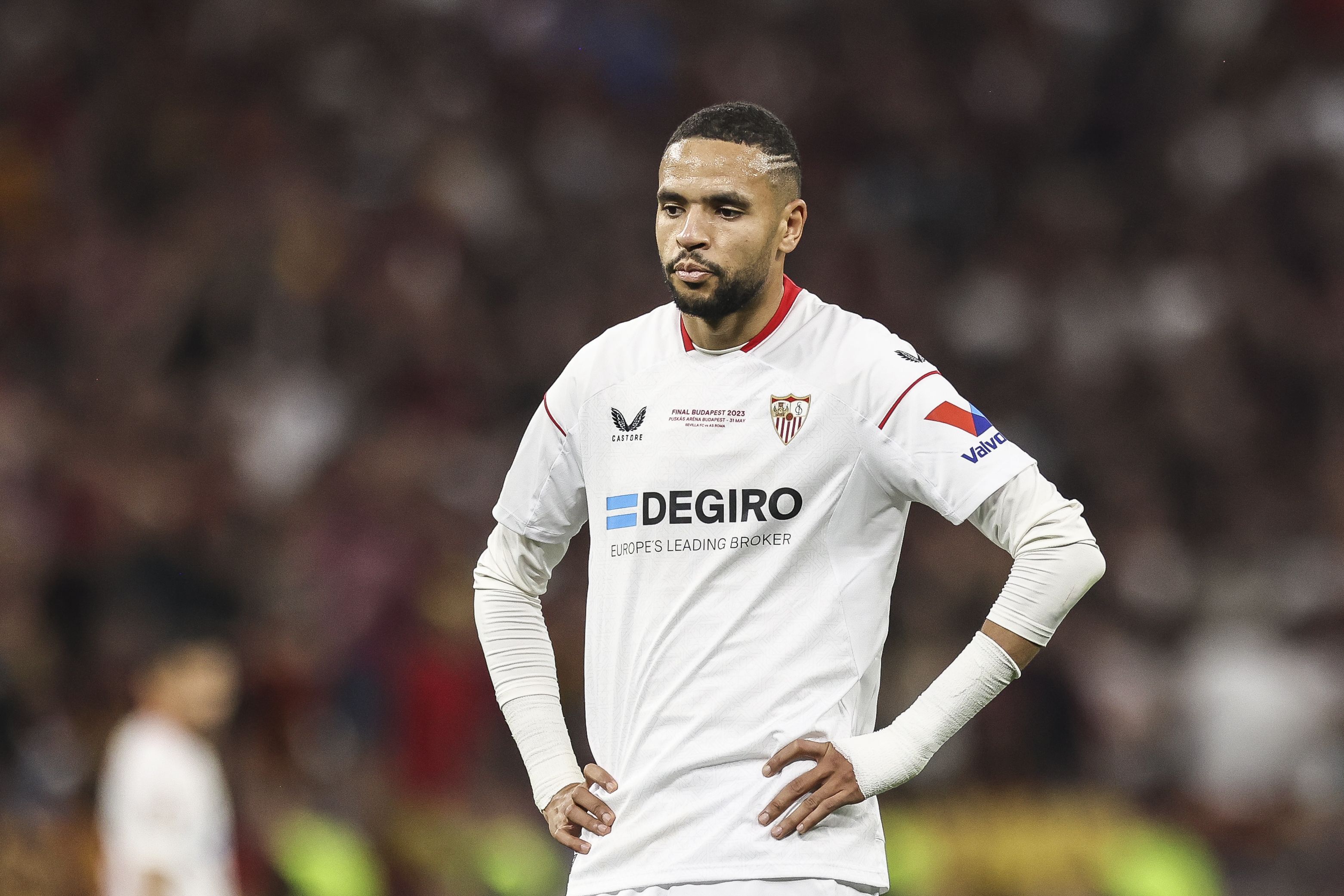 Sevilla bid to escape financial trouble by offering players to European  clubs including Manchester United - Get Spanish Football News