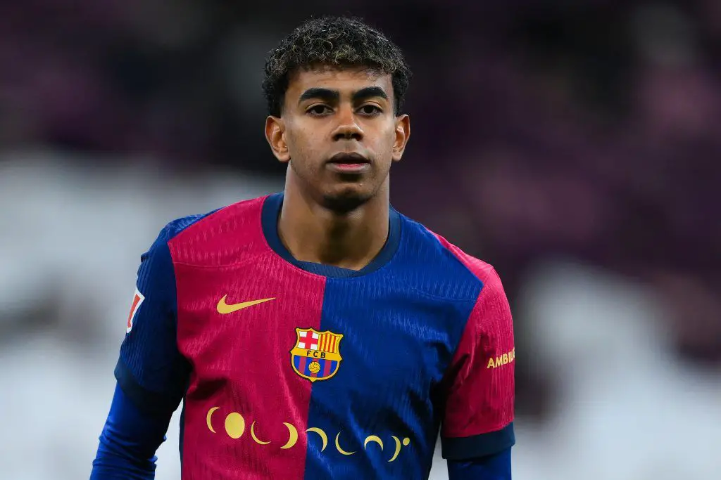 Lamine Yamal thanks Barcelona legend during Kopa Trophy acceptance