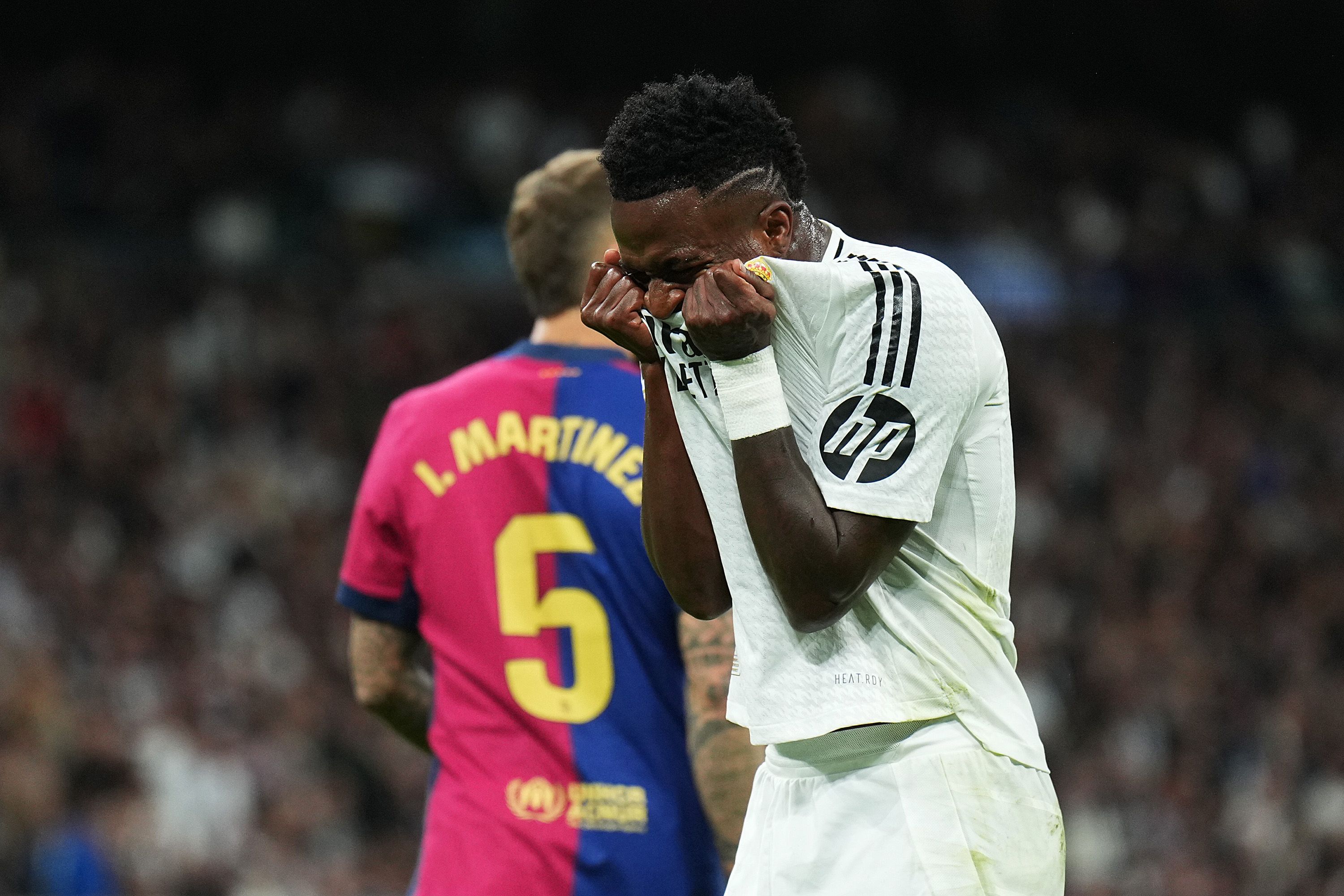 Vin cius Jr Sends Message Of Support To Barcelona Trio Lamine 