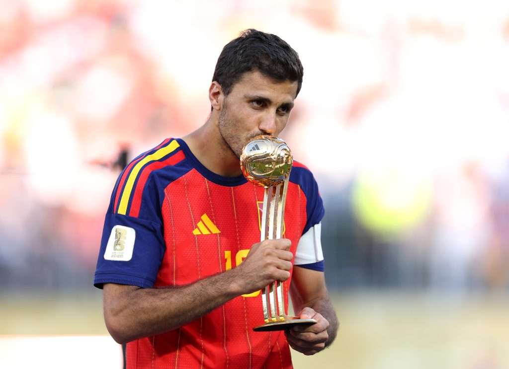 Barcelona up the ante with €65m package for Manchester City's Rodri