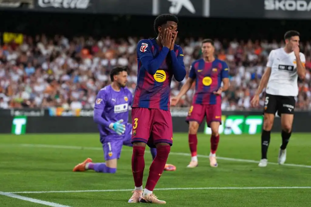 Barcelona reject Manchester United loan plan for Alejandro Balde